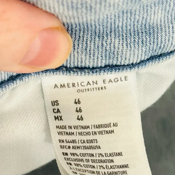 American Eagle Outfitters Light Wash Distressed Jean Shorts - Picture 2 of 4